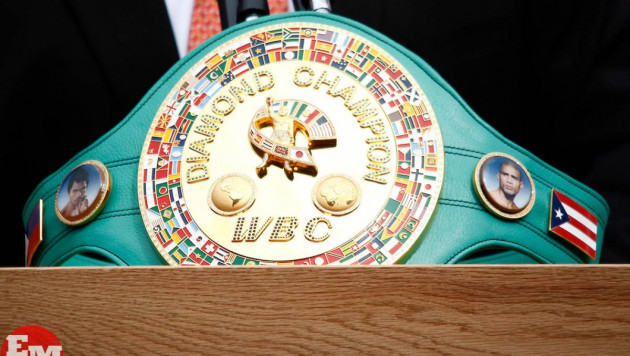 На кон боя Мейвезер - МакГрегор могут поставить бриллиантовый пояс WBC
