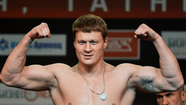 Александр Поветкин не смог нокаутировать украинского боксера с травмой шеи в Москве