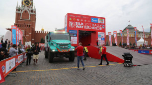 На Красной площади в Москве стартовал марафон "Шелковый путь"