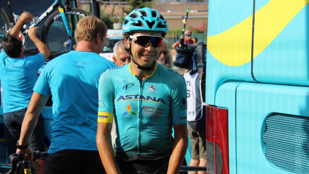 "Никто не видит того, что творится за камерой". Казахстанец Кожатаев рассказал о своем дебюте на "Тур де Франс"