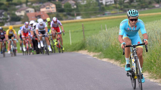 Из-за падения на "Тур де Франс" Луценко не реализовал потенциал, но теперь он решительно настроен на "Вуэльту" - Дархан Калетаев