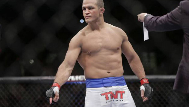Один из известных бойцов UFC снят с боя за нарушение антидопинговых правил