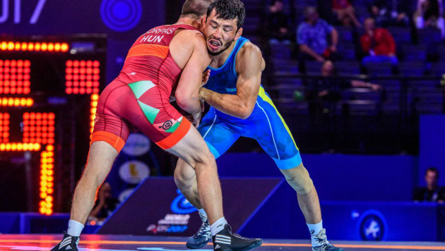 Казахстанский борец завоевал "серебро" на чемпионате мира в Париже