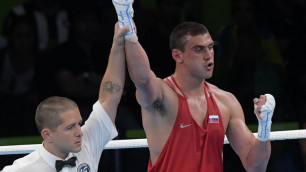 Евгений Тищенко начал с победы защиту титула на чемпионате мира по боксу