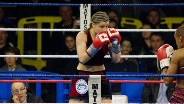 Непобежденная чемпионка мира по боксу из Франции скончалась в возрасте 26 лет