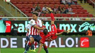 Мексиканский футболист забил победный гол ударом через себя с линии штрафной