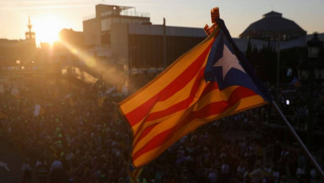 Матч "Барселона" - "Лас-Пальмас" перенесен из-за беспорядков в Каталонии