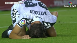 Футболисту испанского клуба наложили 10 швов на пенис после удара от одноклубника