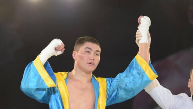 Боксер "Астана Арланс" победил раздельным решением судей и вышел в полуфинал чемпионата Казахстана