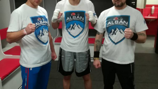Казахстанский боксер Кыргызали одержал третью победу подряд на профи-ринге