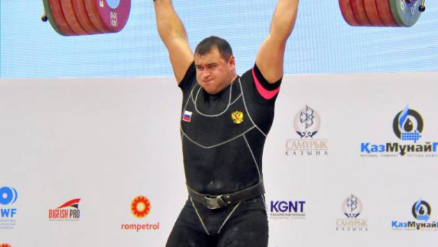 Завоевавший "золото" на чемпионате мира в Алматы российский тяжелоатлет обвинен в нарушении антидопинговых правил