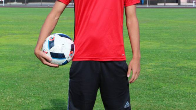 Казахстанский футболист отправился на просмотр в венгерский клуб