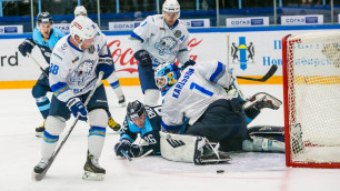"Барыс" пропустил шесть шайб и проиграл четвертый матч подряд "Сибири" в нынешнем сезоне КХЛ