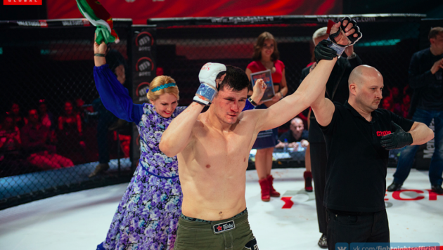 Казахстанец Кичигин одержал досрочную победу на Fight Nights Global 80 и защитил пояс чемпиона