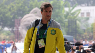 Испанский клуб, в который СМИ отправляли футболиста сборной Казахстана, объявил имя нового тренера
