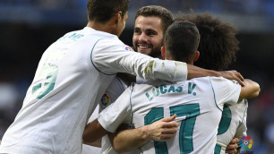 "Реал" забил семь голов "Депортиво" в матче с тремя дублями и сократил отставание от "Барселоны"