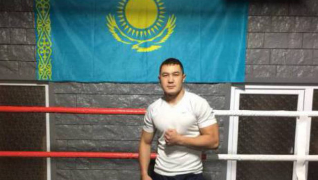 У казахстанского боксера во второй раз сорвался дебют в профи