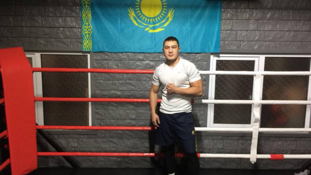 Казахстанский новичок профи-бокса прокомментировал срыв боя в США и выступление в весе Ислама и Лары