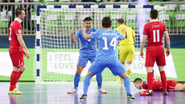Форвард сборной Казахстана вышел в лидеры бомбардиров Евро-2018 по футзалу