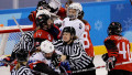 Хоккеистки сборных США и Канады устроили массовую потасовку на последней секунде матча олимпийского турнира