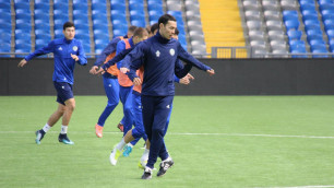 Футболисты сборной Казахстана провели первую тренировку под руководством Станимира Стойлова