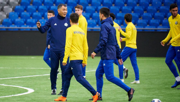 Молодежная сборная Казахстана проиграла Франции в Астане, пропустив три мяча за семь минут