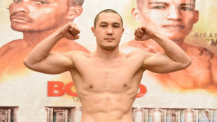 Казахстанский боксер Рысбек за минуту нокаутировал соперника и выиграл второй бой за семь дней