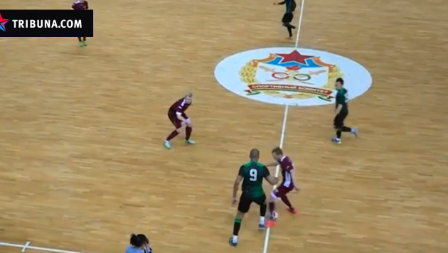 Бразилец из белорусского футзала за две секунды прокинул мяч между ног двоим соперникам