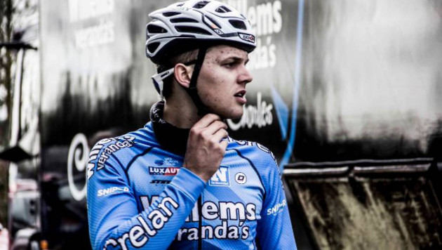 Бельгийский велогонщик скончался в больнице после падения на гонке "Париж - Рубэ"