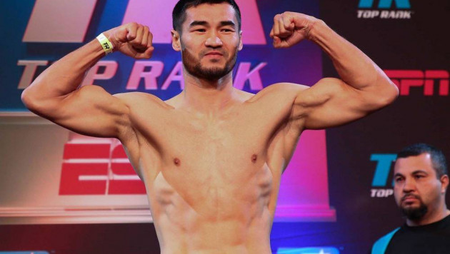 Казахстанский боксер одержал вторую победу подряд на профи-ринге