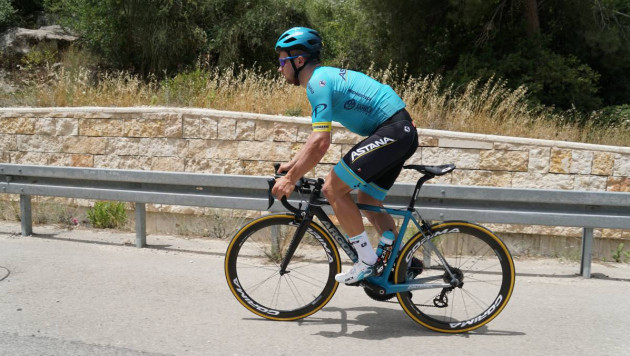 Для казахстанского гонщика "Астаны" Алексея Луценко изготовили эксклюзивный велосипед на "Джиро д’Италия"
