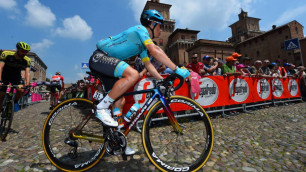 Спортивный директор "Астаны" рассказал о настрое на "королевский" горный этап "Джиро д'Италия"