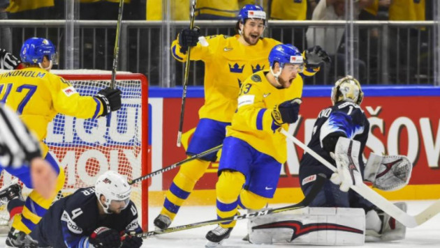 Сборная Швеции разгромила США и вышла в финал ЧМ по хоккею 