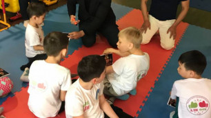 Шуменов провел мастер-класс для детей с ограниченными возможностями