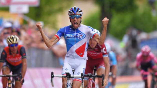 Французский велогонщик из-за обезвоживания попал в больницу после 20-го этапа "Джиро"