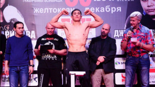 Казахстанский боксер Кожамбердиев выступит в андеркарте у Шуменова