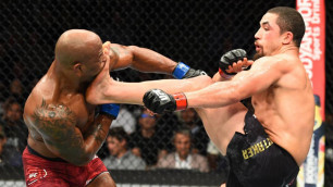 Бой вечера и отчаянная стойкость. Уиттакер и Ромеро устроили настоящую войну на UFC 225