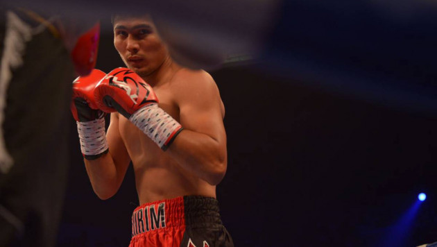 Видео досрочной победы казахстанца Нурсултанова над мексиканским боксером