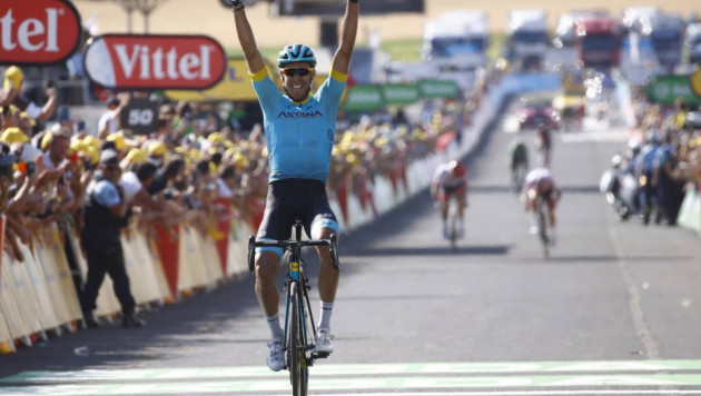 Посвящаю победу всему Казахстану в память о Денисе Тене - гонщик "Астаны" после победы на этапе "Тур де Франс"
