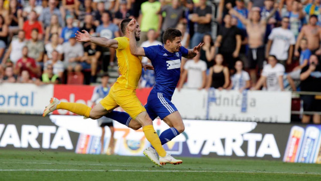 "Кайрат" проиграл чешскому клубу в матче Лиги Европы с двумя удалениями