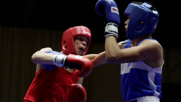 Казахстанский чемпион Азии стартовал с досрочной победы на молодежном первенстве мира
