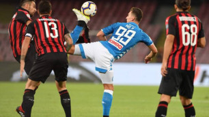 "Наполи" отыгрался со счета 0:2 и победил "Милан" в чемпионате Италии