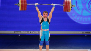 Олимпийский чемпион Нижат Рахимов проиграл на чемпионате Казахстана по тяжелой атлетике