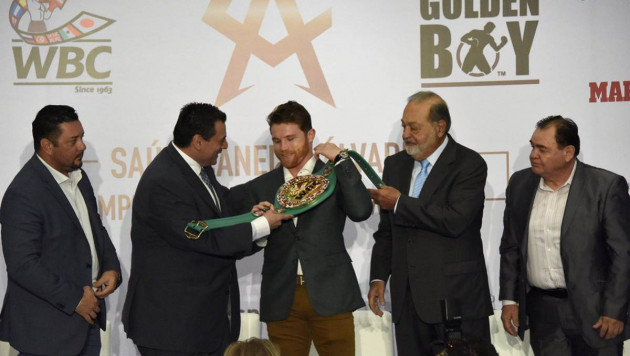 "Доказал, что он лучше Головкина". Президент WBC воздал хвалу Альваресу