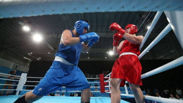 Казахстанский боксер пожаловался на судейство в финале юношеских ОИ-2018 против россиянина и признался в бессилии