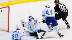 "Барыс" за 30 секунд отыгрался с 1:3, но потерял победную серию в КХЛ в матче с потасовкой на льду и удалением своего голкипера