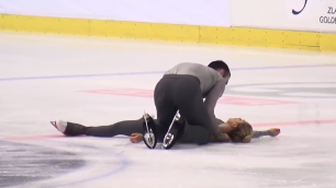 Фигурист "воткнул" партнершу головой в лед и отправил ее в нокдаун