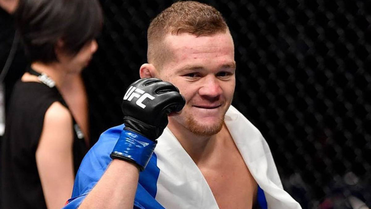 Петр Ян победил Силву де Андраде техническим нокаутом на турнире UFC 232