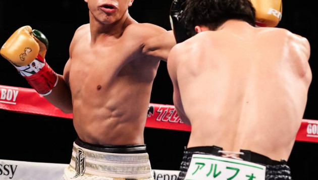 Получивший запрет драться с Головкиным 22-летний мексиканец защитил титул WBO в первом среднем весе
