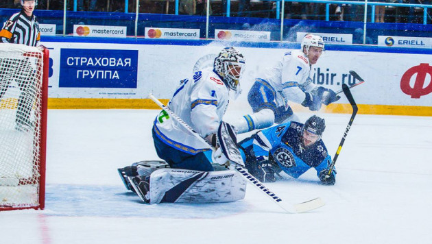 Защитник "Барыса" прервал безголевую серию из 178 игр в матче КХЛ с "Сибирью"